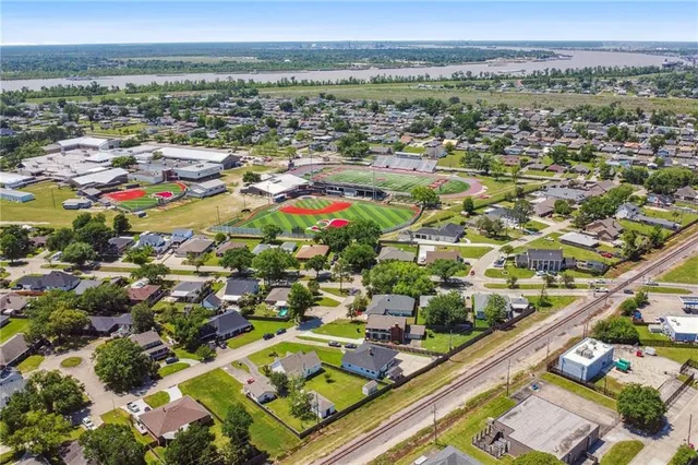 $399,000 | 104 Ducayet Drive, Destrehan, LA 70047