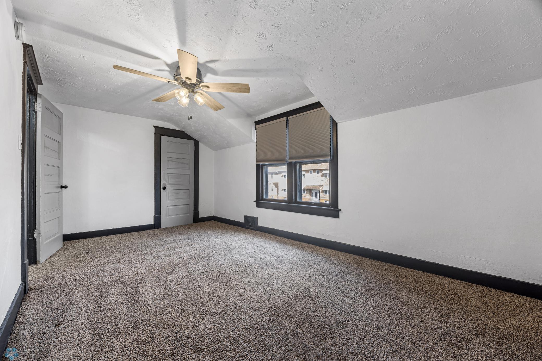 722 7th Street North Fargo, ND 58102 - Photo 11 of 24