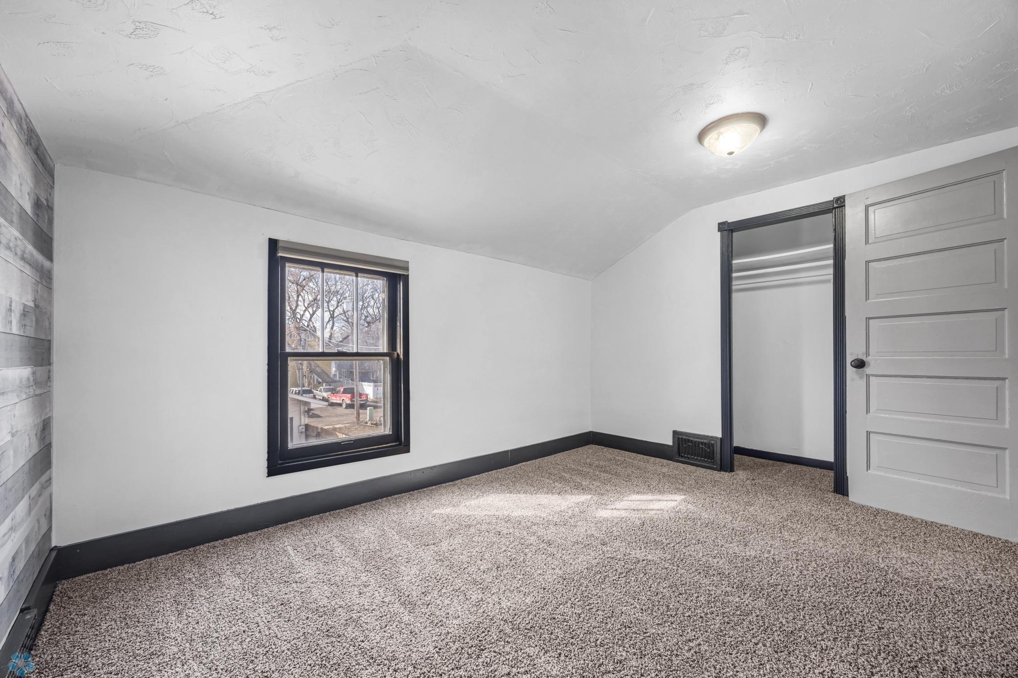 722 7th Street North Fargo, ND 58102 - Photo 8 of 24