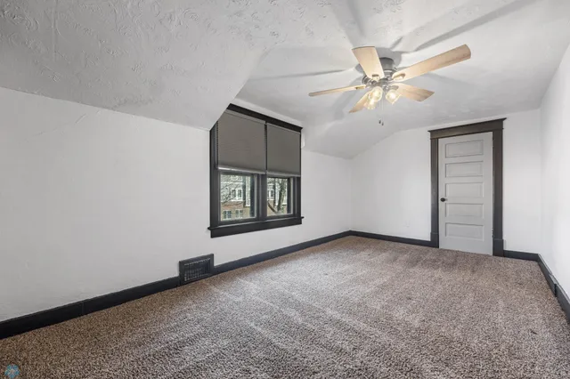 $250,000 | 722 7th Street North, Fargo, ND 58102