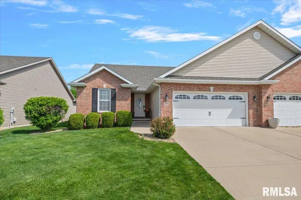 $395,000 | 3303 Lakemere Drive, Springfield, IL 62711