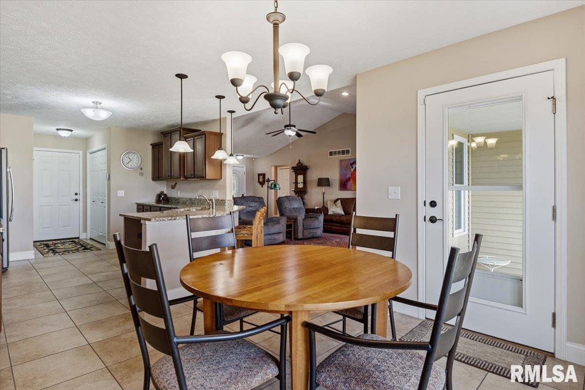 3303 Lakemere Drive Springfield, IL 62711 - Photo 11 of 40