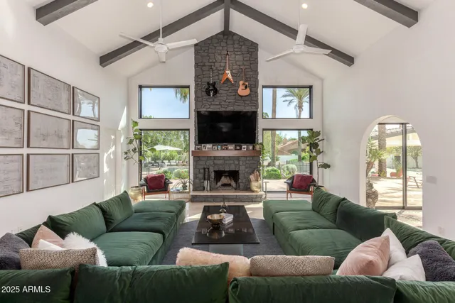 $2,299,000 | 11827 South Montezuma Court, Phoenix, AZ 85044