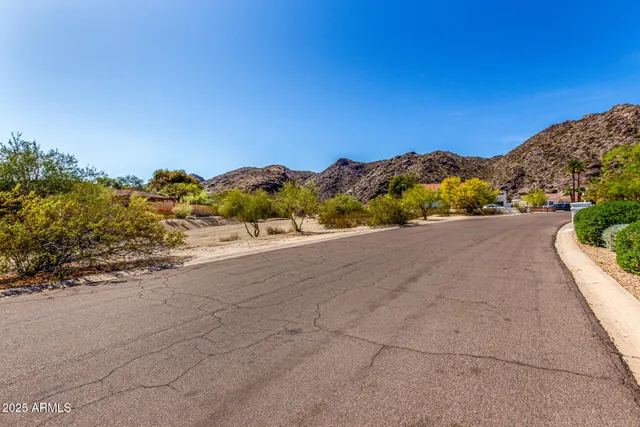 $2,299,000 | 11827 South Montezuma Court, Phoenix, AZ 85044