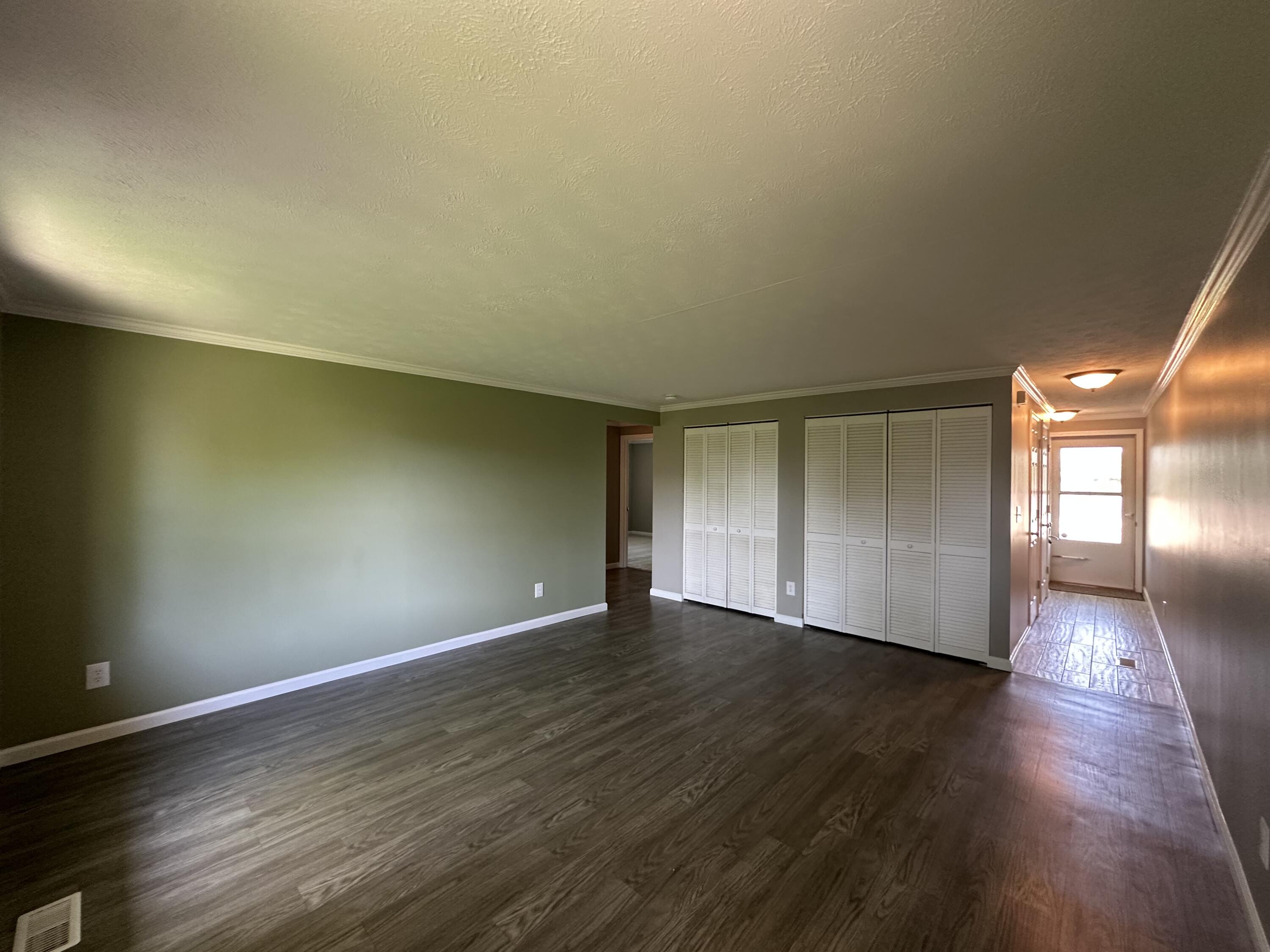 6020 Shull Road Dayton, OH 45424 - Photo 4 of 27