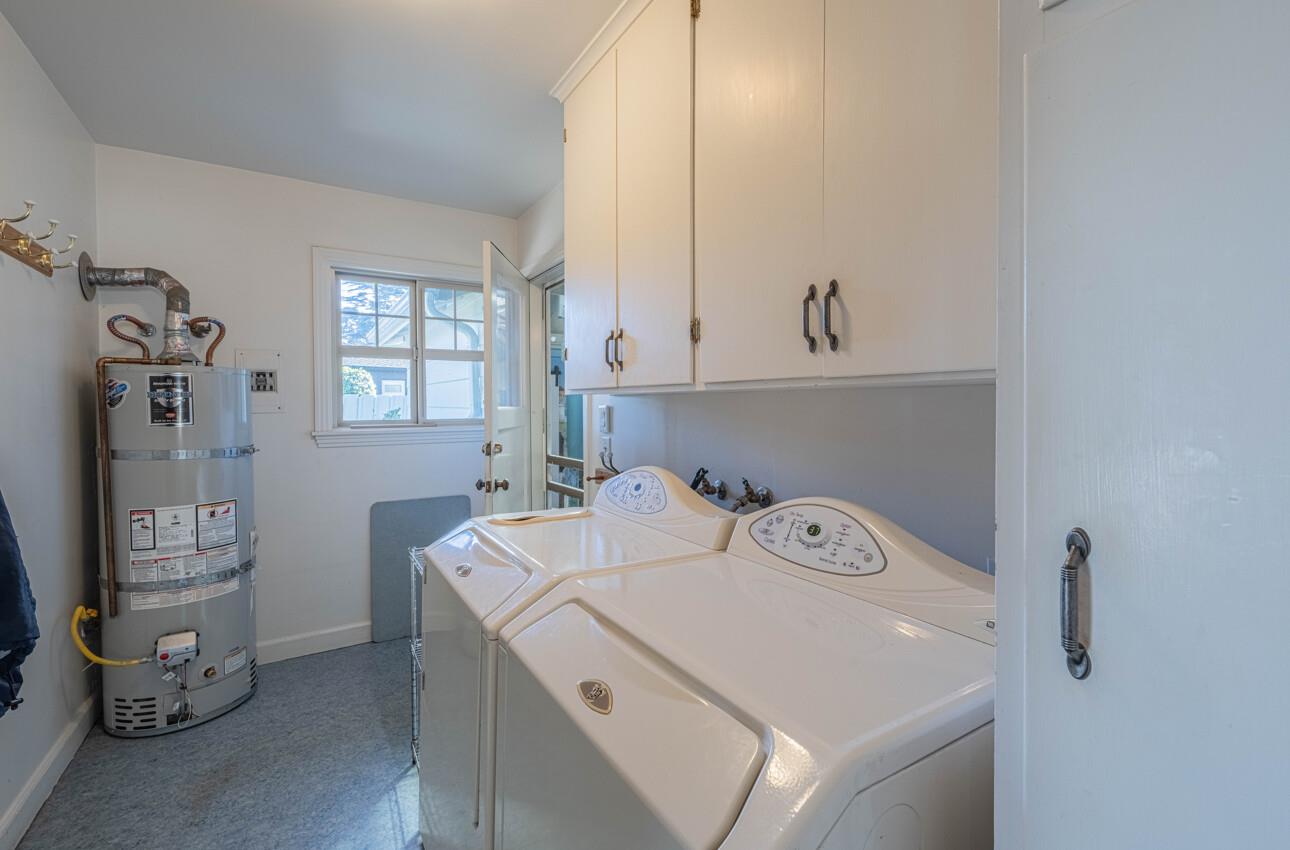 194 Riker Terrace Salinas, CA 93901 - Photo 14 of 36 a utility room with dryer and washer