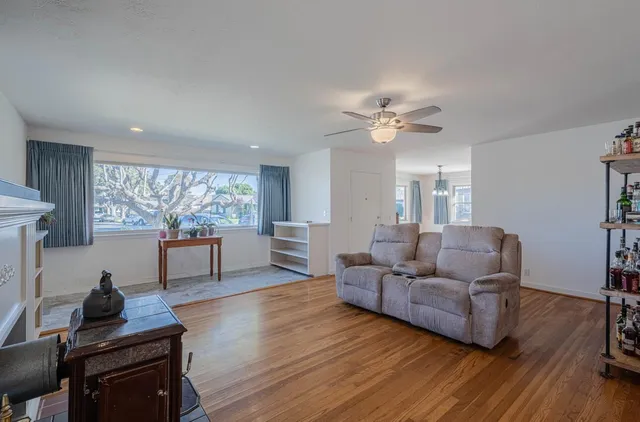 $839,998 | 194 Riker Terrace, Salinas, CA 93901