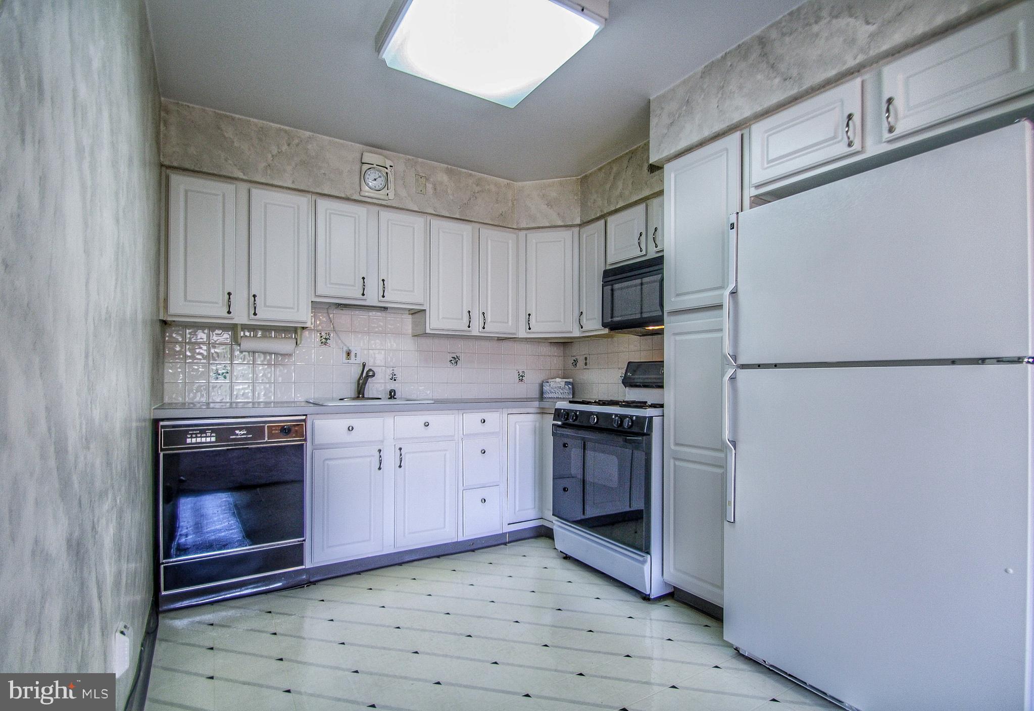 8922 Krewstown Road, Unit 302 Philadelphia, PA 19115 - Photo 19 of 45 Gallery Image 19