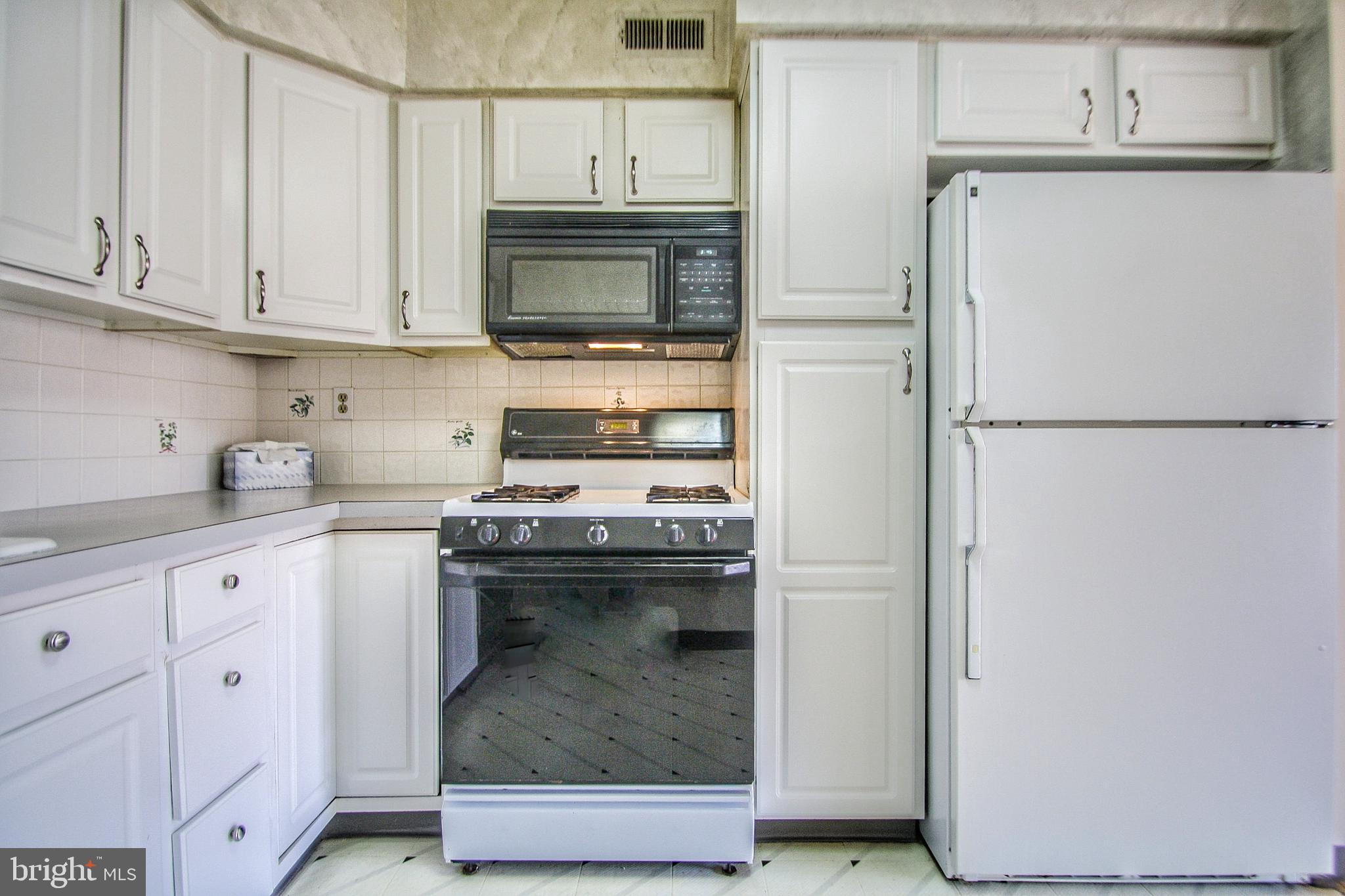 8922 Krewstown Road, Unit 302 Philadelphia, PA 19115 - Photo 25 of 45 Gallery Image 25