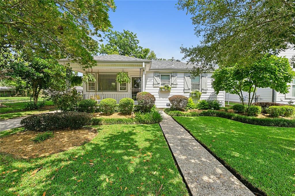 200 Stewart Avenue River Ridge, LA 70123 - Photo 1 of 17