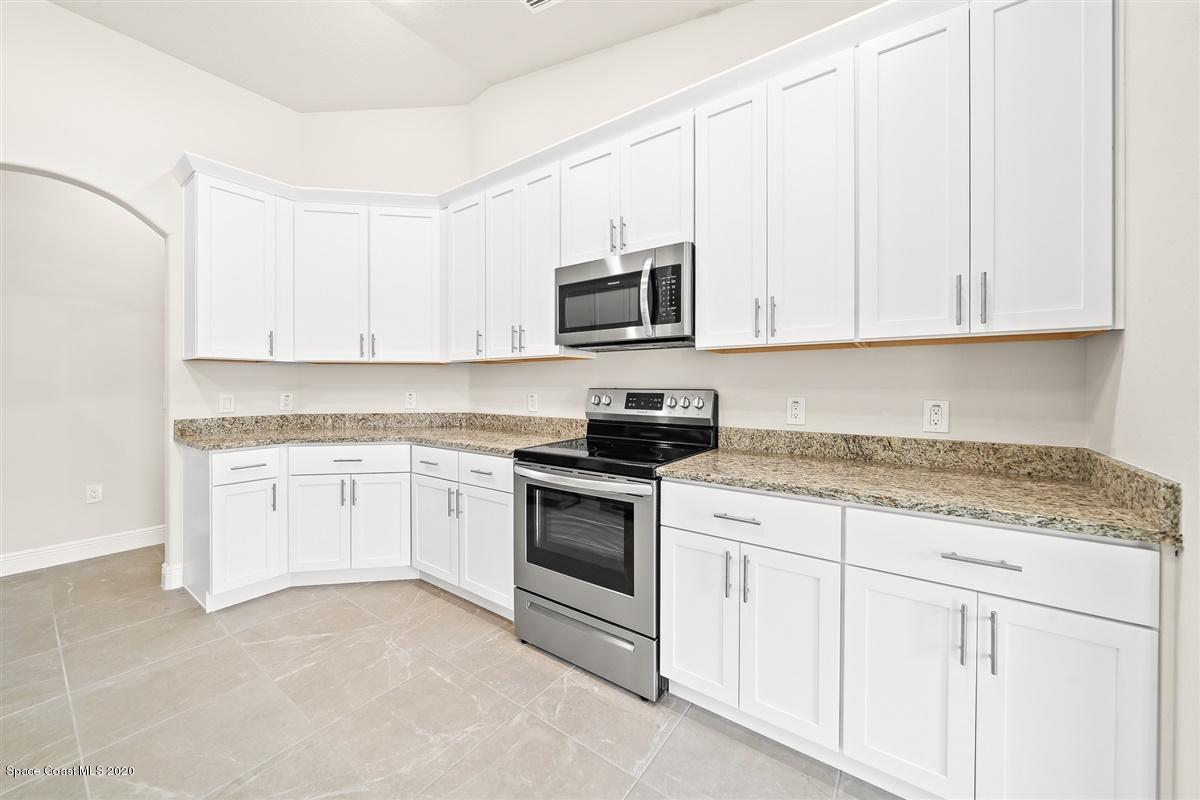 514 Avondale Road Northeast Palm Bay, FL 32907 - Photo 10 of 35 kitchen