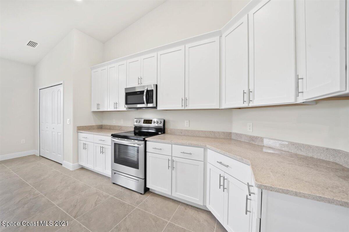 514 Avondale Road Northeast Palm Bay, FL 32907 - Photo 30 of 35 sample