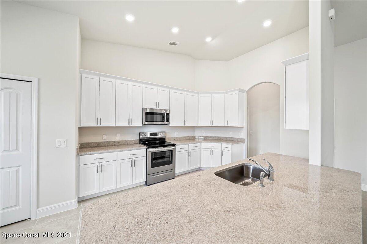 514 Avondale Road Northeast Palm Bay, FL 32907 - Photo 31 of 35 sample