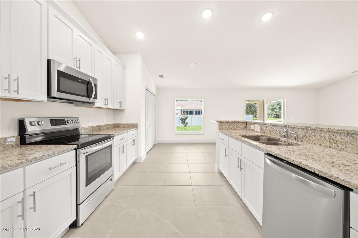 514 Avondale Road Northeast Palm Bay, FL 32907 - Photo 9 of 35 kitchen