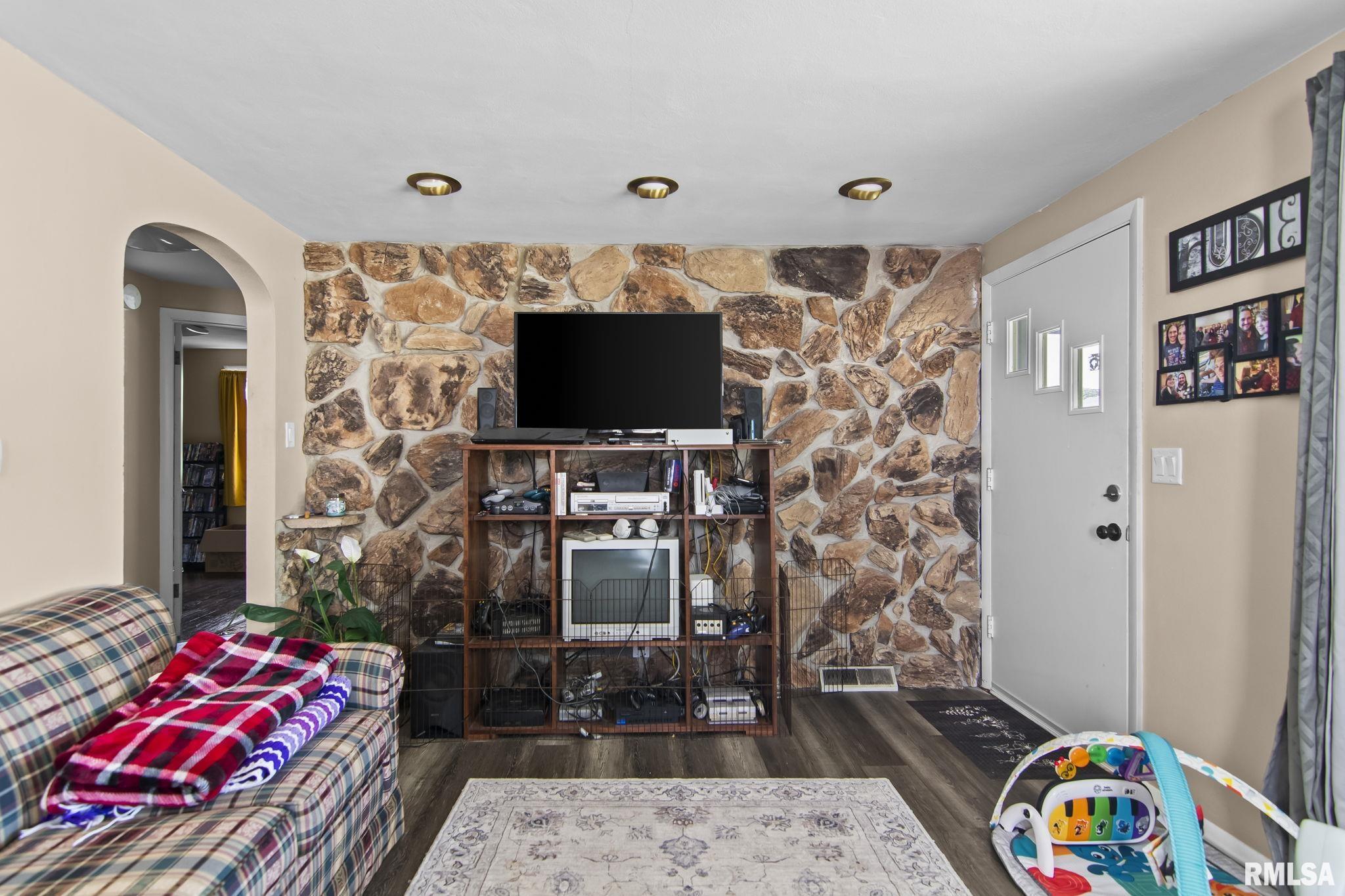 1812 East Converse Street Springfield, IL 62702 - Photo 7 of 41 Gallery Image 7