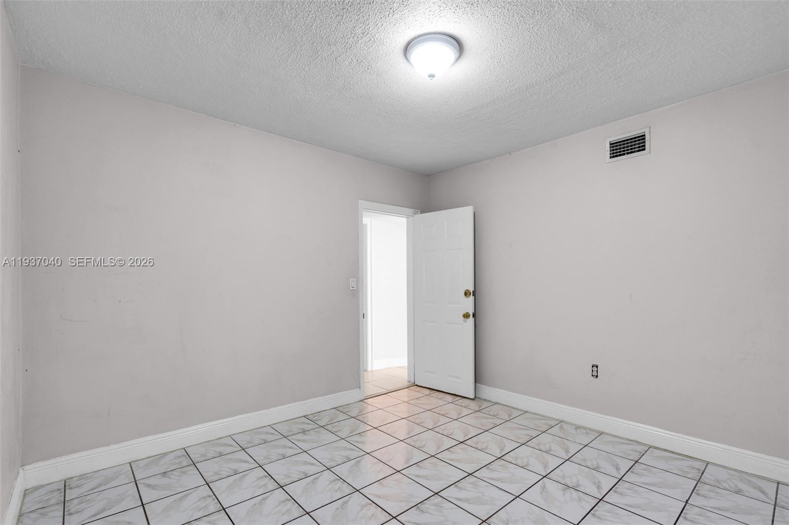 2007 Southwest 60th Avenue Miami, FL 33155 - Photo 15 of 26 a view of an empty room