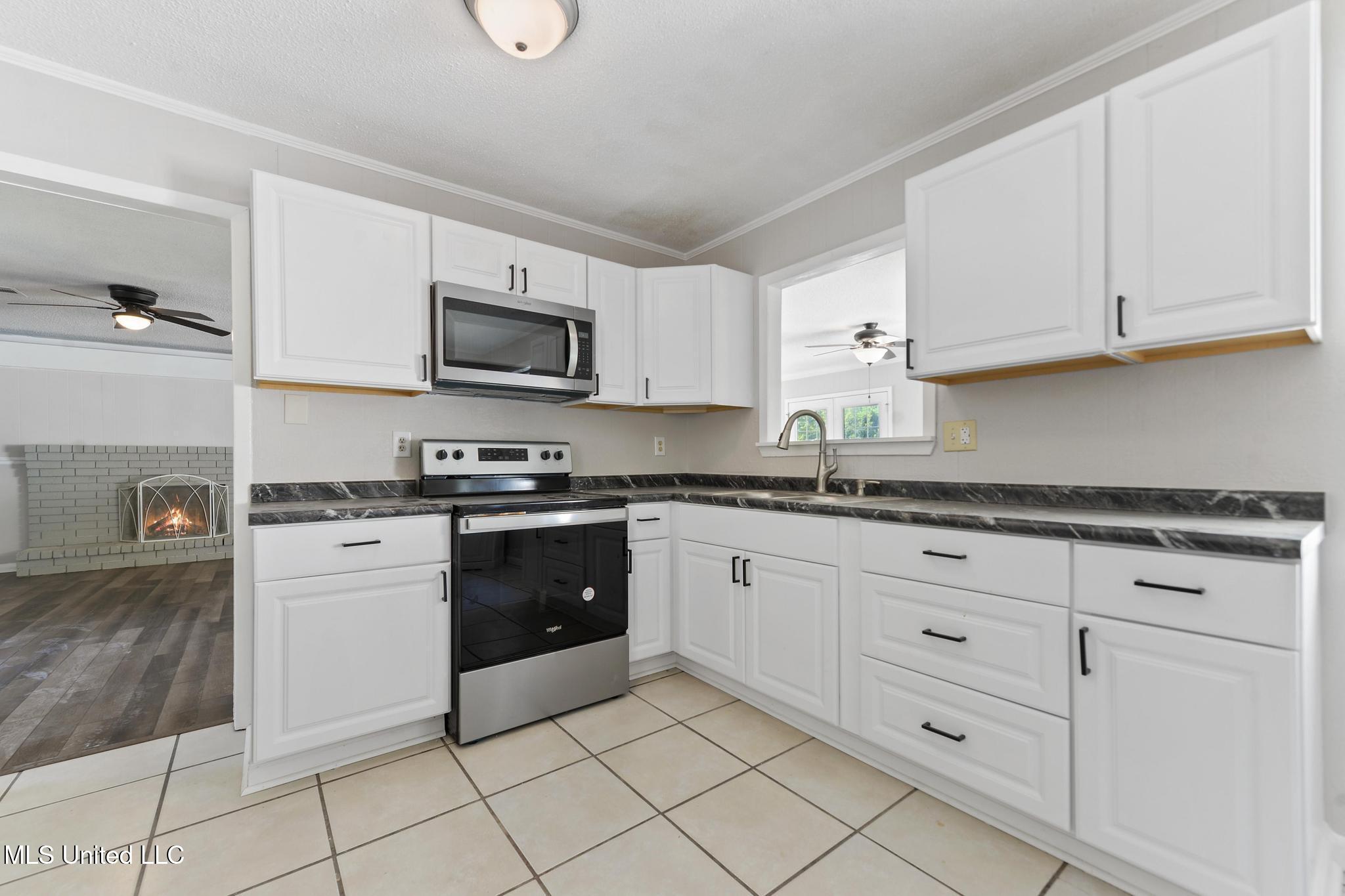 2008 C W Webb Road Gautier, MS 39553 - Photo 11 of 28 011