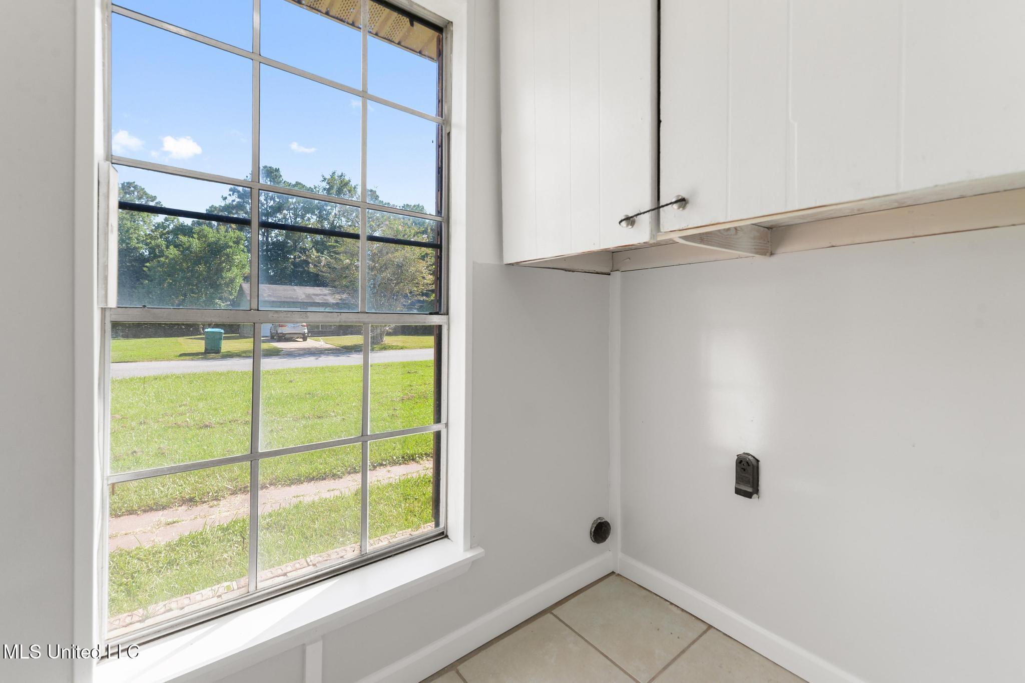 2008 C W Webb Road Gautier, MS 39553 - Photo 25 of 28 025