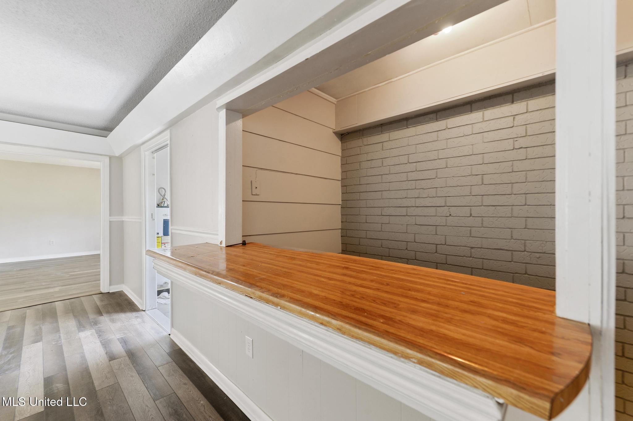 2008 C W Webb Road Gautier, MS 39553 - Photo 7 of 28 007