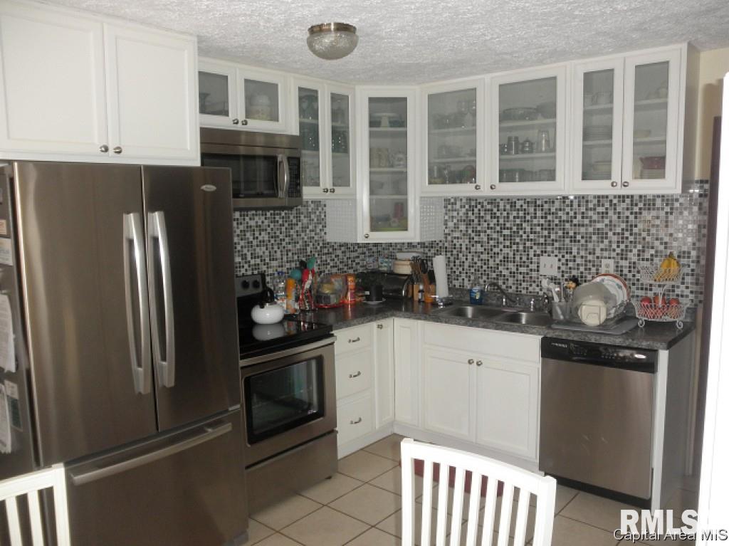 1820 Stonehenge Road Springfield, IL 62702 - Photo 5 of 13