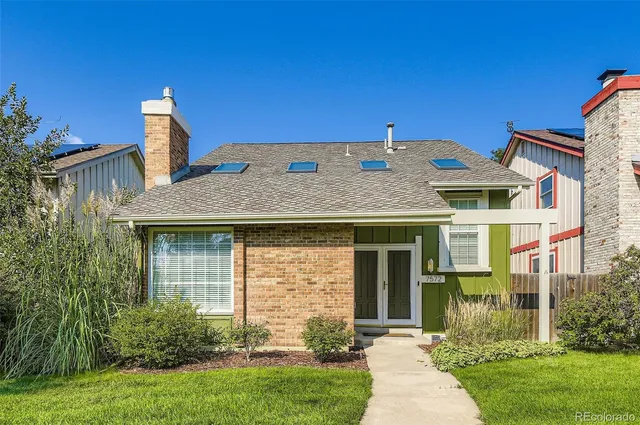 $2,695 | 7572 South Rosemary Circle, Centennial, CO 80112