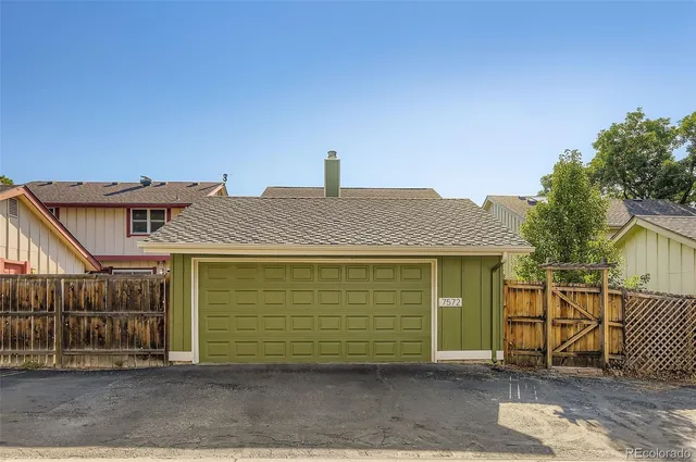 $2,695 | 7572 South Rosemary Circle, Centennial, CO 80112