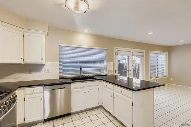 $2,695 | 7572 South Rosemary Circle, Centennial, CO 80112