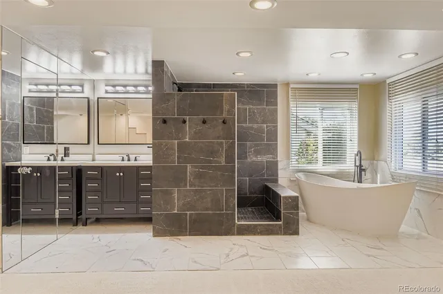 $2,695 | 7572 South Rosemary Circle, Centennial, CO 80112