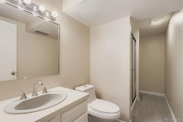 $2,695 | 7572 South Rosemary Circle, Centennial, CO 80112