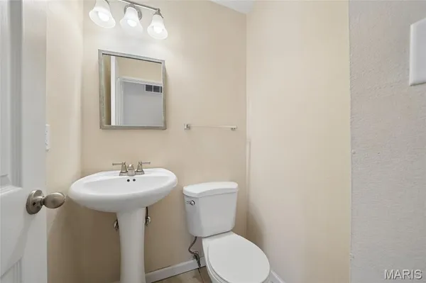 $217,875 | 1426 Willow Brook Cove Court, St. Louis, MO 63146