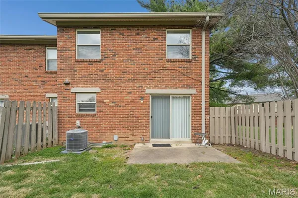 $217,875 | 1426 Willow Brook Cove Court, St. Louis, MO 63146