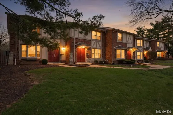 $217,875 | 1426 Willow Brook Cove Court, St. Louis, MO 63146
