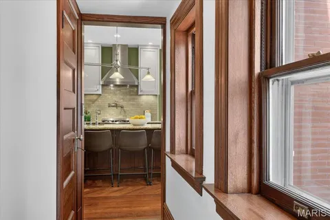$1,075,000 | 5095 Westminster Place, St. Louis, MO 63108