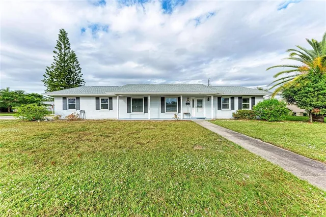 $425,000 | 3810 18th Avenue West, Bradenton, FL 34205