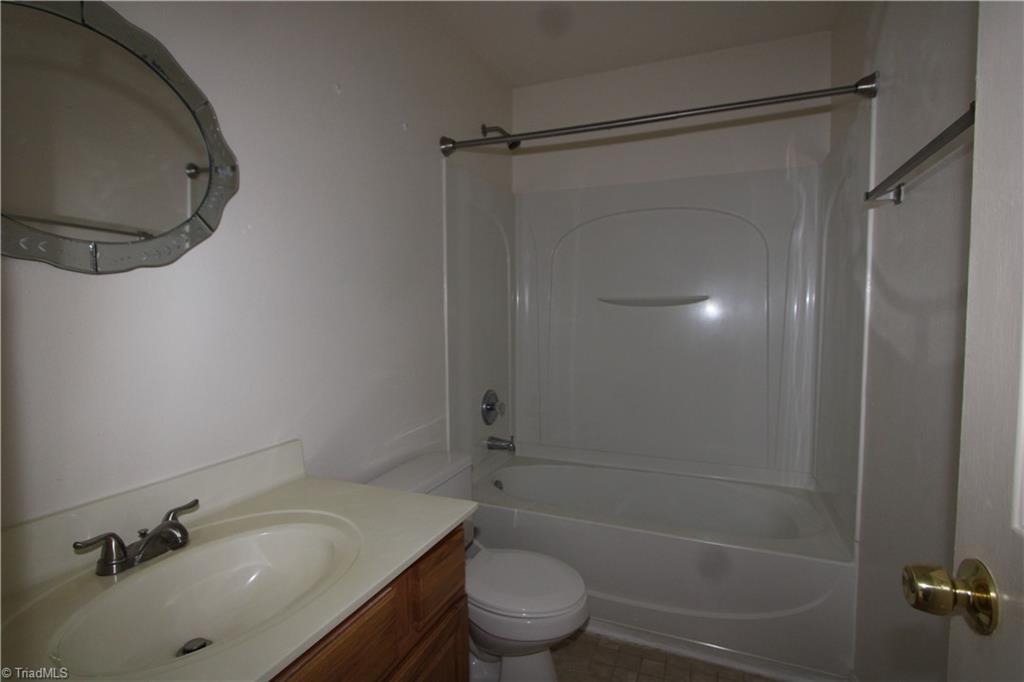 2133 Rindle Drive High Point, NC 27262 - Photo 15 of 27