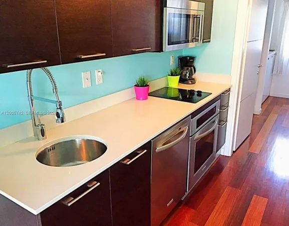 $2,100 | 1560 Pennsylvania Avenue, Unit 215, Miami Beach, FL 33139