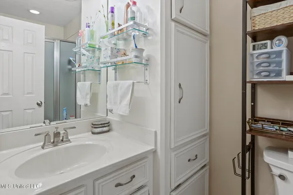 $244,000 | 345 Cascades Circle West, Clinton, MS 39056