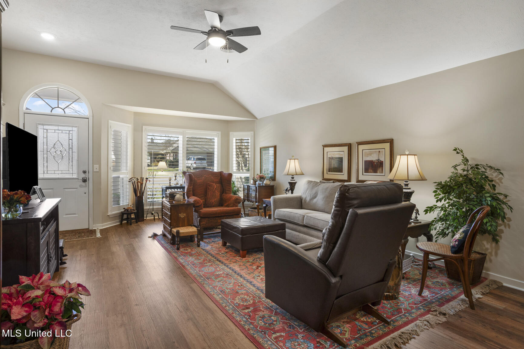 345 Cascades Circle West Clinton, MS 39056 - Photo 4 of 18 345 Cascades Cir E-4