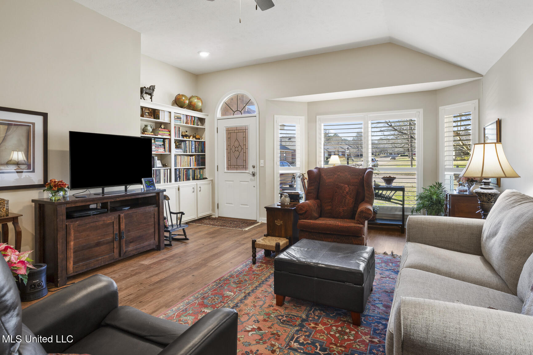 345 Cascades Circle West Clinton, MS 39056 - Photo 5 of 18 345 Cascades Cir E-5