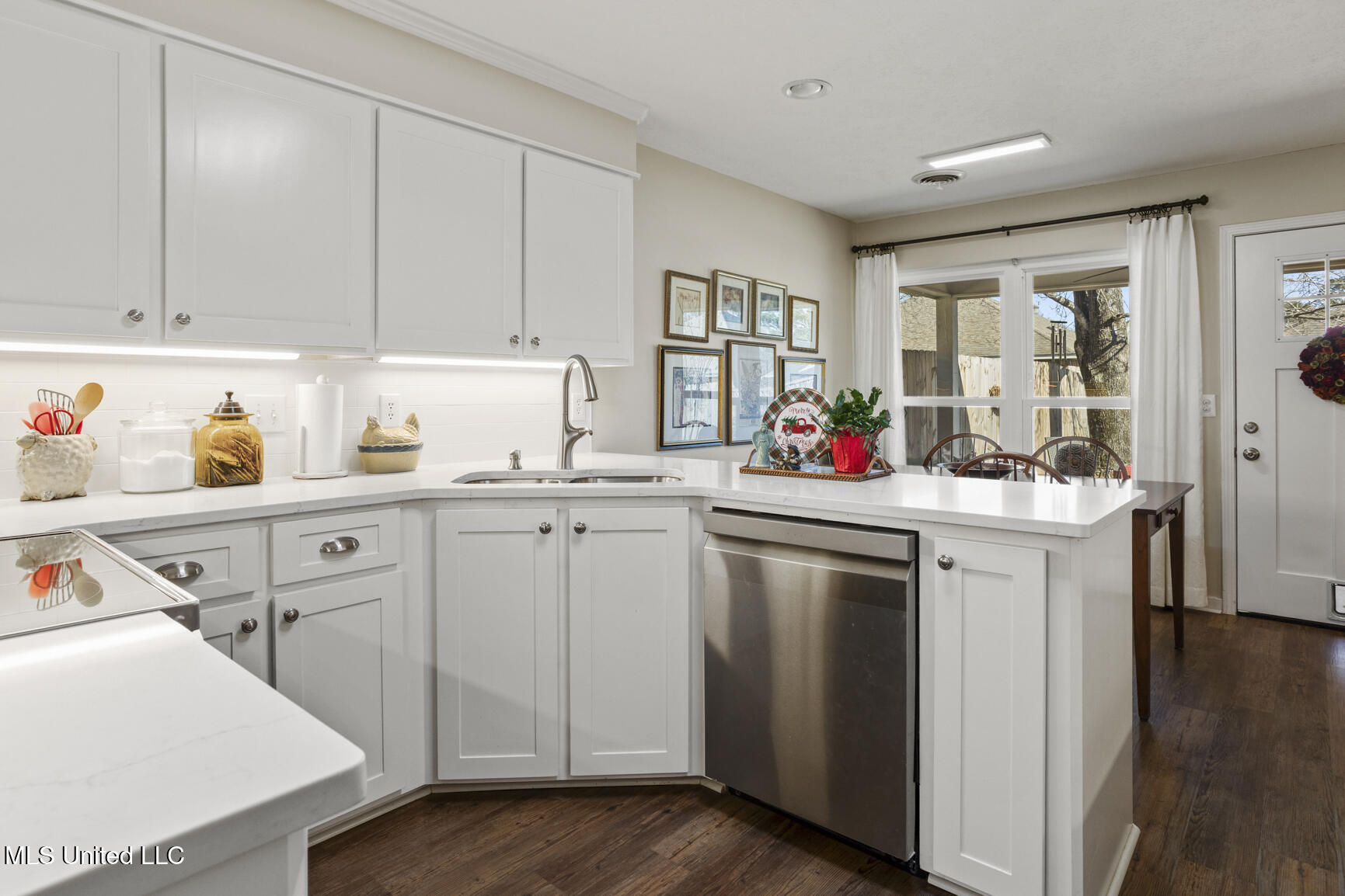 345 Cascades Circle West Clinton, MS 39056 - Photo 6 of 18 345 Cascades Cir E-6