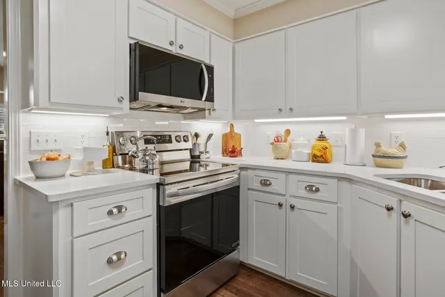 $244,000 | 345 Cascades Circle West, Clinton, MS 39056