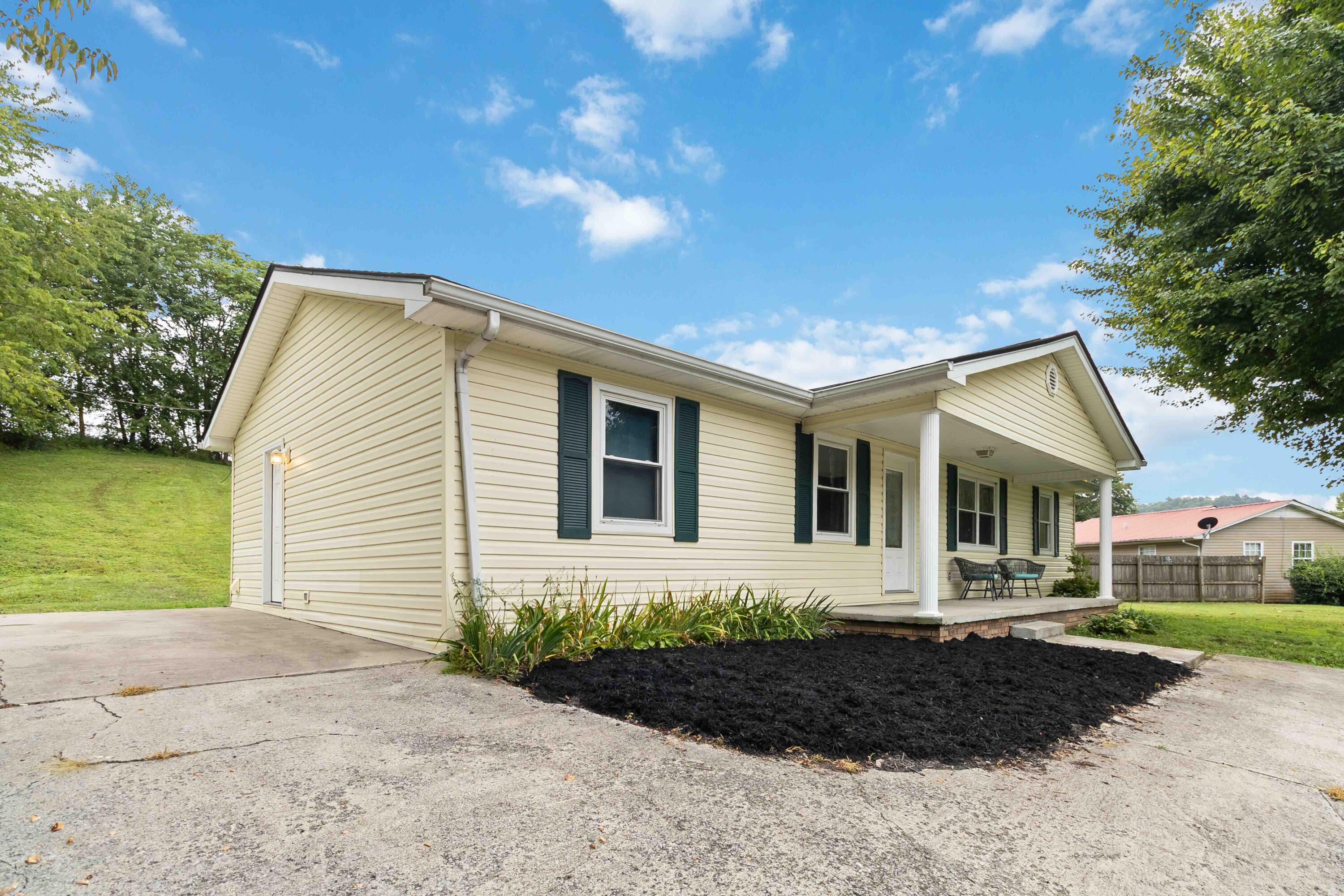 41 Valentine Branch Road Cannon, KY 40923 - Photo 4 of 61 003