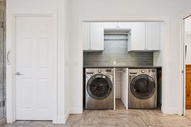 $960,000 | 445 Niagara Lane North, Plymouth, MN 55447