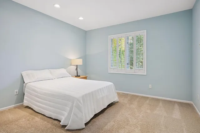 $960,000 | 445 Niagara Lane North, Plymouth, MN 55447