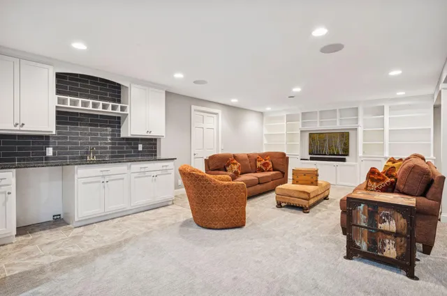 $960,000 | 445 Niagara Lane North, Plymouth, MN 55447