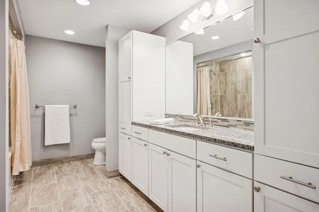 $960,000 | 445 Niagara Lane North, Plymouth, MN 55447