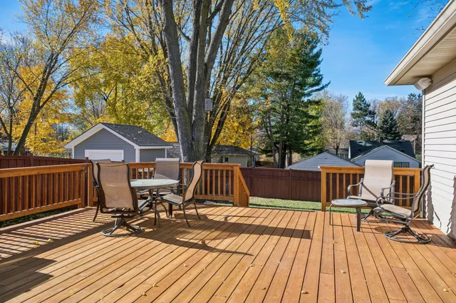 $960,000 | 445 Niagara Lane North, Plymouth, MN 55447