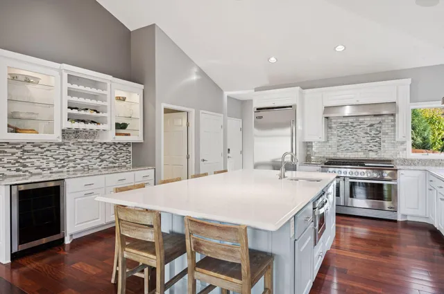 $960,000 | 445 Niagara Lane North, Plymouth, MN 55447