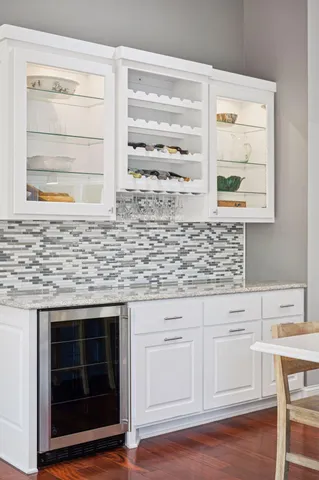 $960,000 | 445 Niagara Lane North, Plymouth, MN 55447