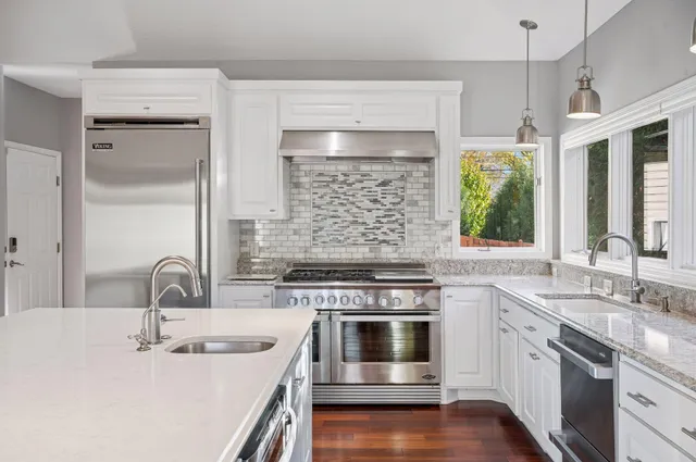 $960,000 | 445 Niagara Lane North, Plymouth, MN 55447